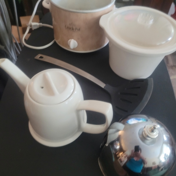 Kitchenware - Picture 3 of 3